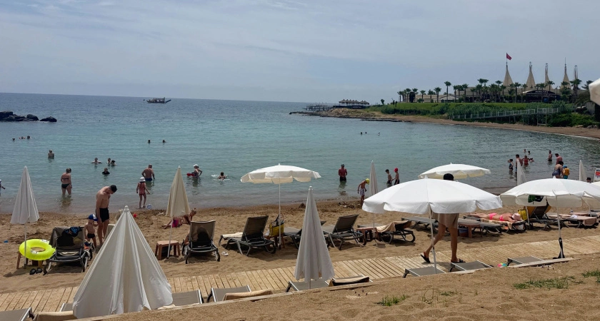 Фото к статье: Дешевле некуда: туристы массово рванули на этот секретный курорт Черного моря - здесь только "свои"