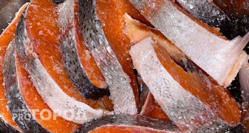 Жителям Коми рассказали о правильной засолке рыбы