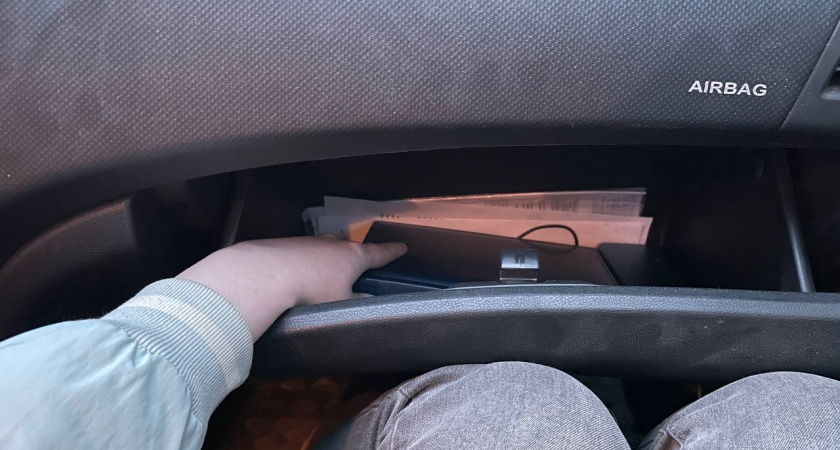 С 28 июля за эти предметы в бардачке начнут лишать прав: водителям стоит подготовиться