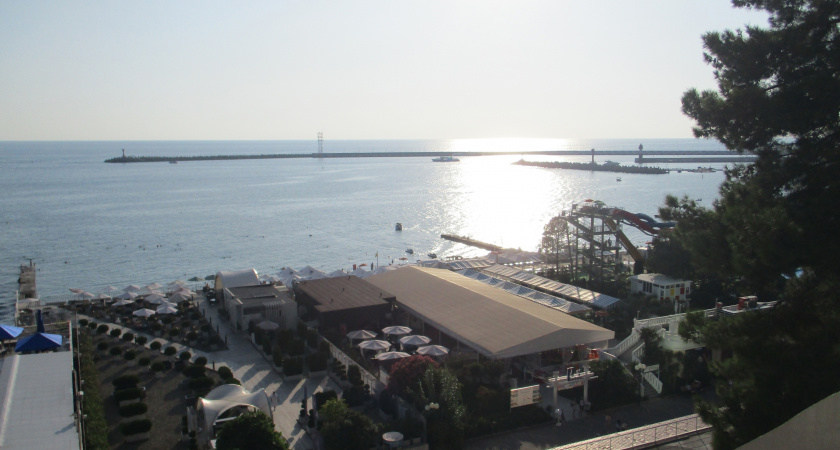 Убегали «сверкая пятками» из Абхазии. Курорт Пицунда - где со времен СССР мало что изменилось, а людям это не понравилось