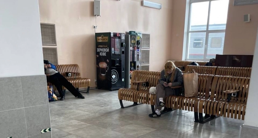 Люди в гневе сдают свои билеты - в поезде теперь полностью запрещено - как этим летом будут ездить пассажиры РЖД