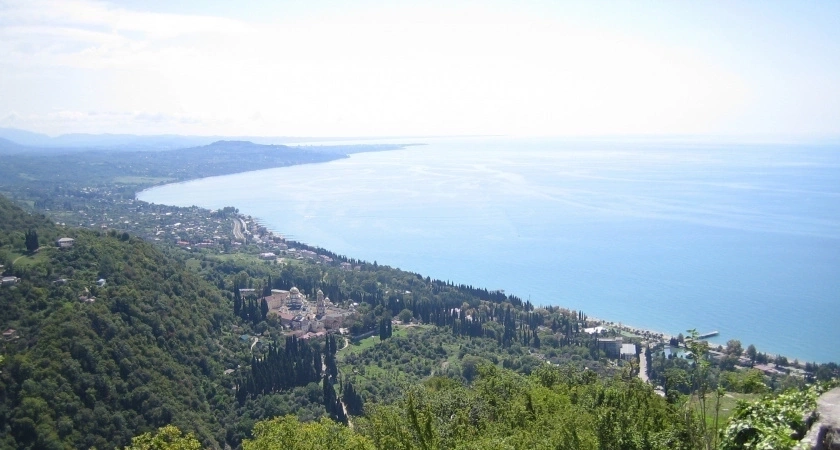 "Дешевле Турции, а сервис королевский, и море гораздо чище": 3 конкурента для заезженного курорта - экономно на лето