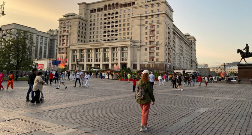Признак безграмотности: в этом слове нет буквы «д», но каждый второй ее упорно вставляет