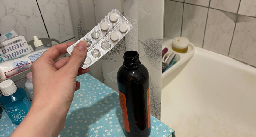 Добавляю 1 таблетку в шампунь: корни волос чистые по 5 дней – способ на август