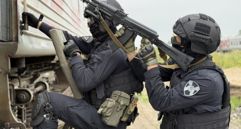 Сотрудники спецподразделений Росгвардии Коми приняли участие в учениях на объектах железнодорожного транспорта