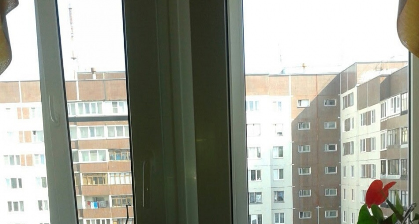 Зеркала и стекла в доме сияют, ни единого развода, никаких следов от тряпки: отмыла за полчаса, используя лишь это копеечное средство