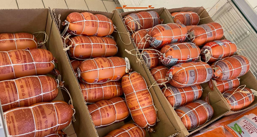 Подруга-продавец рассказала - зачем люди берут в «Светофоре» по 10-20 палок колбасы и по 20 кг сосисок