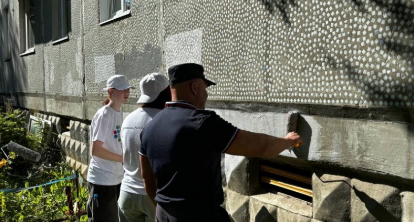 В Коми полиция и волонтеры закрасили более 20 объявлений о продаже наркотиков