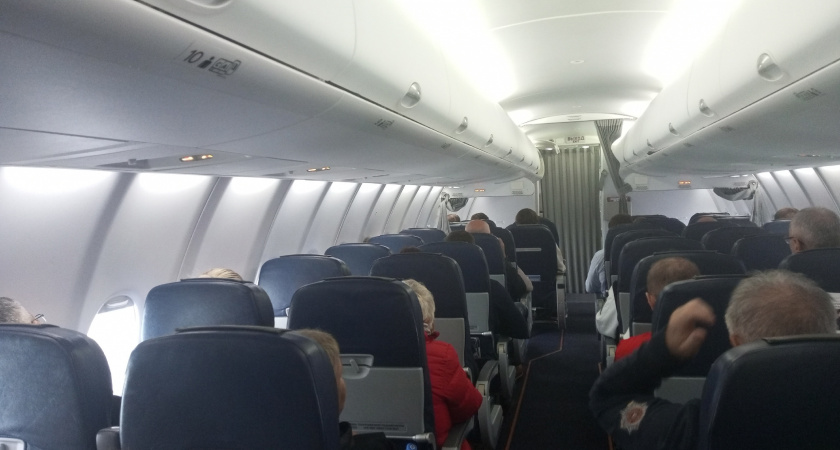 Женщина, уступите ребенку свое место у окна: как поступила моя мама, когда в самолете ее попросили пересесть