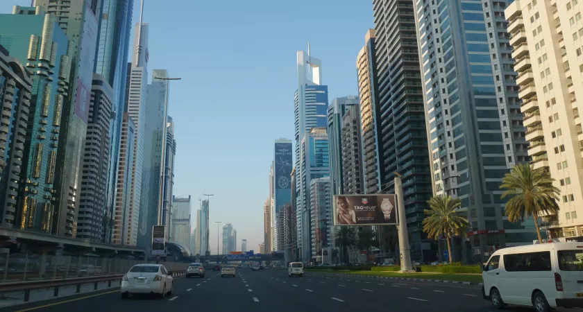 Фото к статье: Куда уезжают из России: топ‑5 стран, где теперь живут россияне