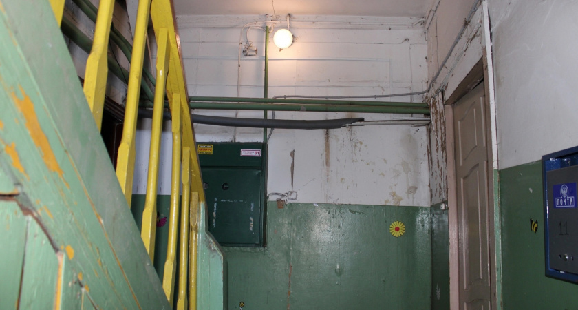 Жительница Коми прописала в однокомнатной квартире пятерых граждан Узбекистана