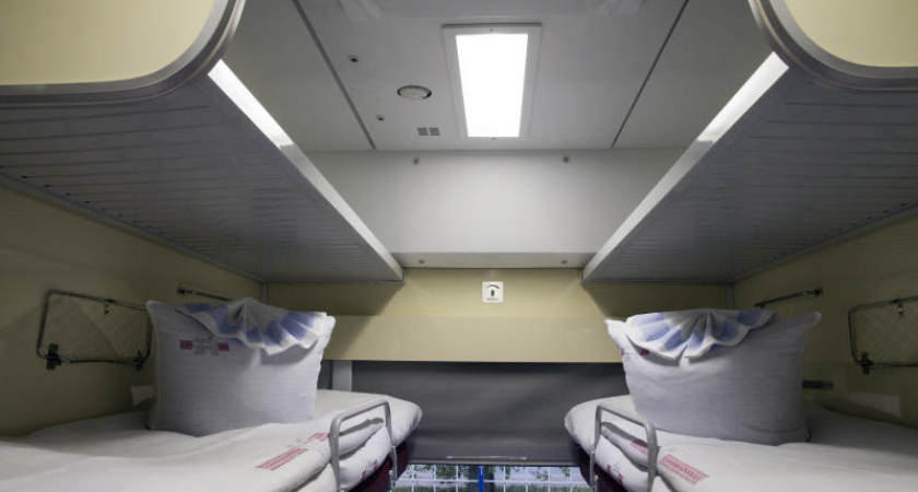 Запретить или оставить доширак в поездах дальнего следования? И почему важно менять носки во время поездки - неприятные привычки попутчиков