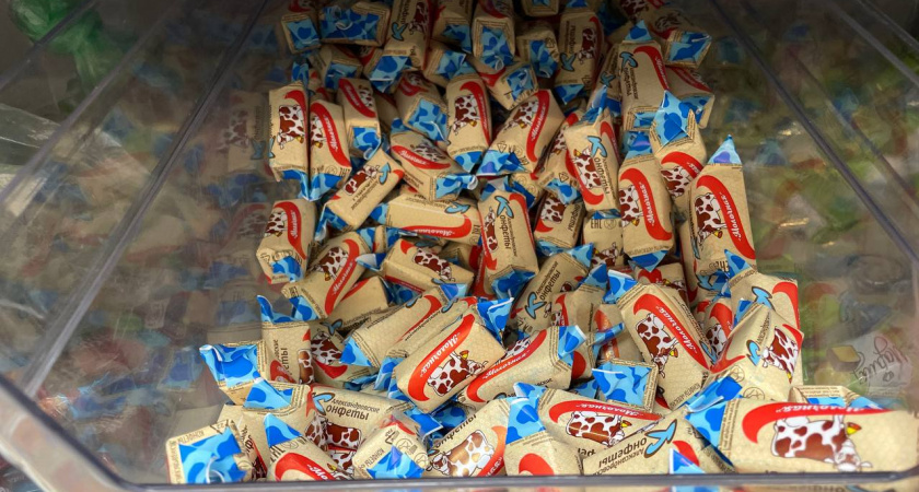 Толпа китайцев окружила продавца на ярмарке и просила: "Мяу-мяу, колюська" - долго смеялся, когда узнал о чем речь