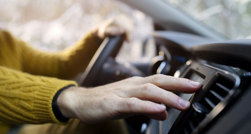 Этот простой трюк "оживил мою печку" - в машине могу ездить в футболке даже зимой, рассказал знакомый механик