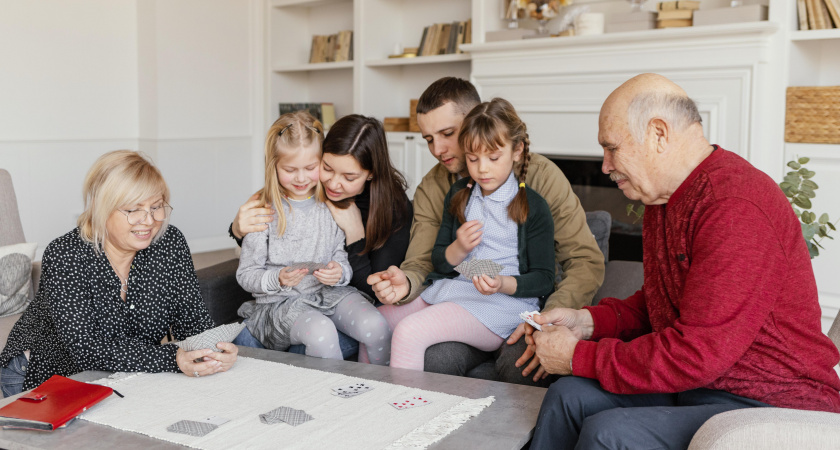 Мама вдруг перестала с ней общаться и буквально помолодела на глазах: 9 родственников, которых стоит избегать после 50