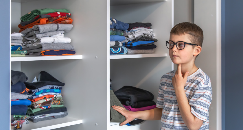 Кладу в шкаф 1 таблетку и вещи благоухают свежестью — как раз и навсегда избавиться от затхлого запаха одежды