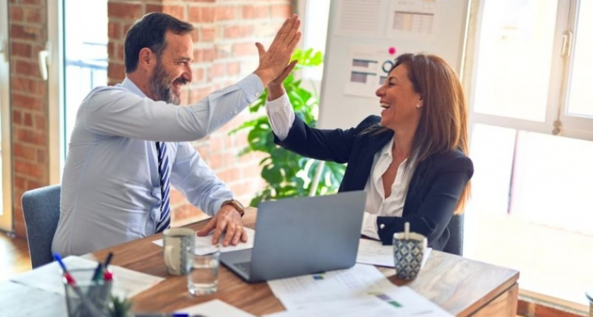 День подарит приятные сюрпризы: Раку деньги, Тельцам - везение, Стрельцу - покой, а Весам подгонит золотого коня 