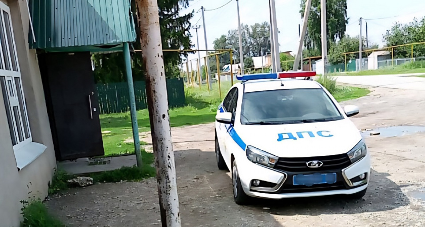 ГАИ поставили точку в спорном вопросе: должен ли водитель поворачивать под стрелку, если с полосы разрешено движение прямо