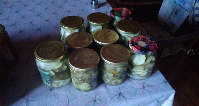 Узнала секрет идеальных маринованных огурцов: один компонент, который есть на каждой кухне — хруст на всю квартиру