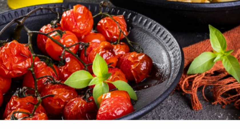 Перестала выкидывать гнилые помидоры, когда узнала эту хитрость: чем больше гнили, тем выше ценность