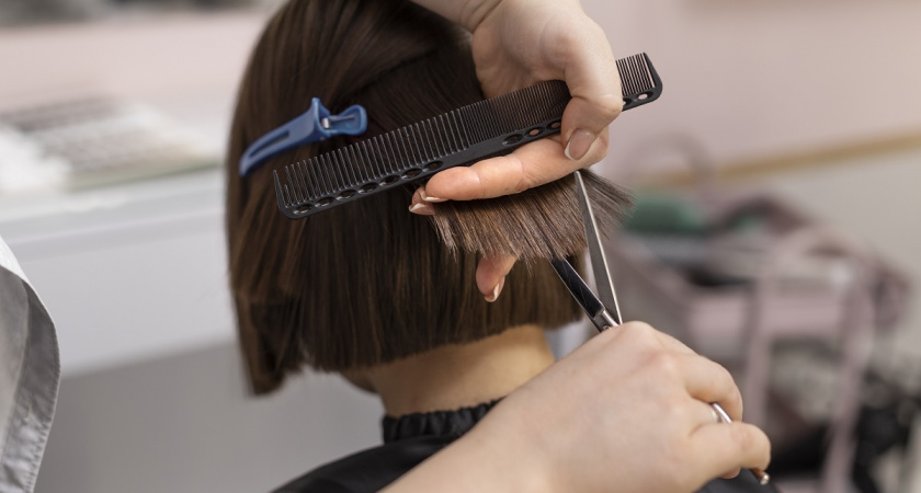 Забудьте про пресловутые пикси и каре: эта модная и красивая стрижка на 2025, ее обожают многие звезды