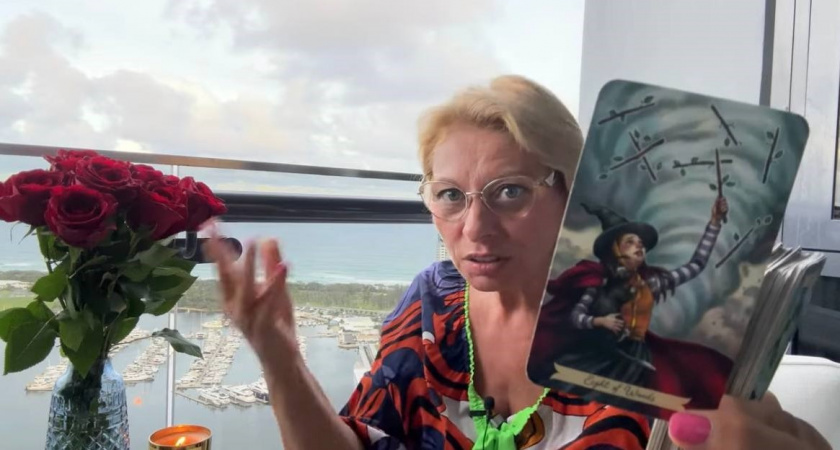 Анжела Перл назвала знак Зодиака, которому карты грозят увольнением в сентябре