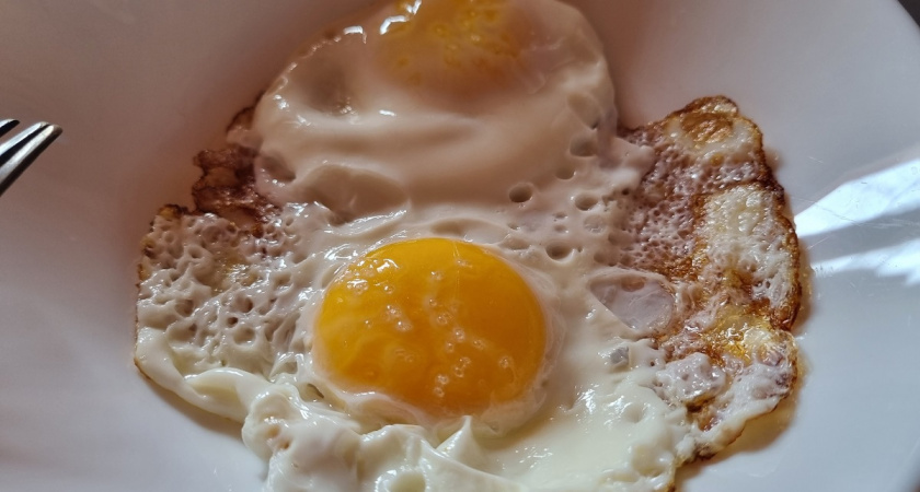 Всю жизнь жарила глазунью неправильно: 3 ошибки - исправила, поразилась вкусу яичницы