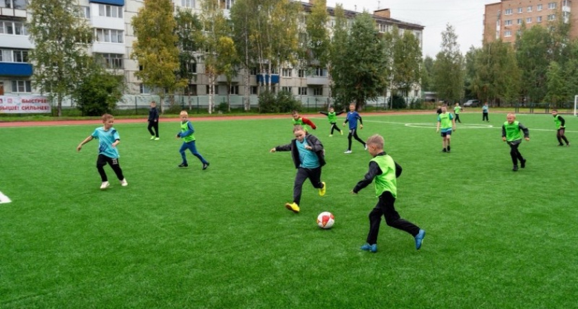 В Ухте открыли универсальную спортивную площадку