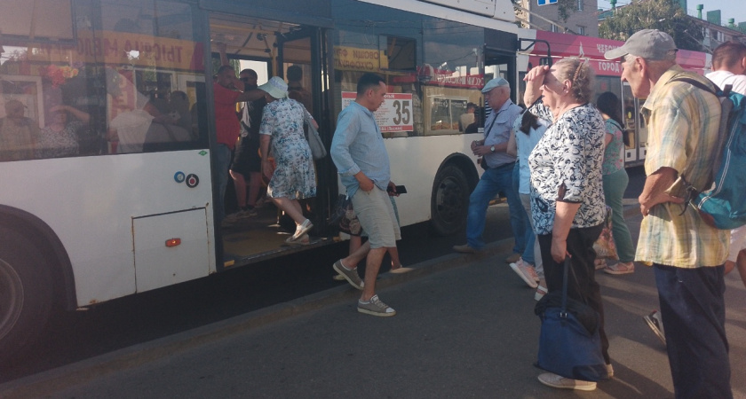 Пенсионеры могут получить на карту «Мир» 7 000₽ на проезд: как получить деньги до конца 2025 года