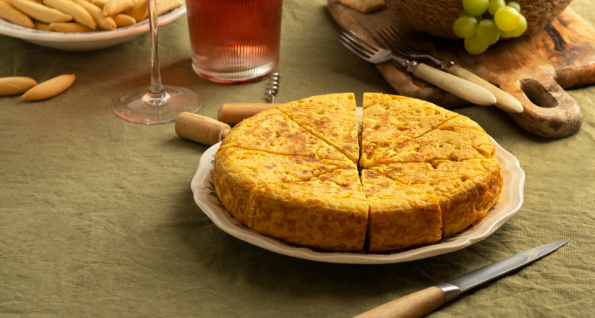 Сложные рецепты больше не готовлю: беру хрустящий картофель, ароматные копчёности, тающий сыр — подсмотрела у шефа Ивлева