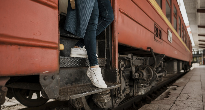 Эта абсурдная привычка пассажиров поезда бесит всех - проверьте, есть ли она у вас