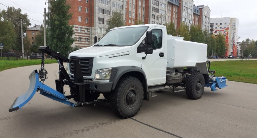 Лед на конькобежном стадионе в Коми будет готовить новая ледозаливочная машина