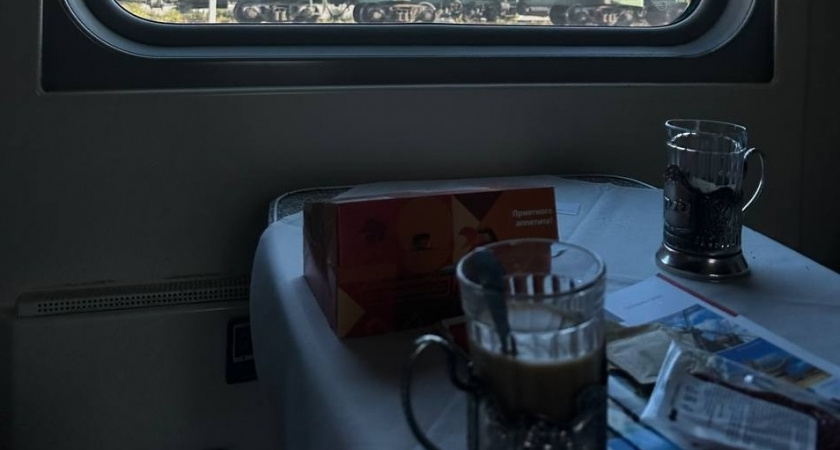 «Бумажная» повинность: имеют ли право не пустить в поезд без распечатанного билета - ответ эксперта