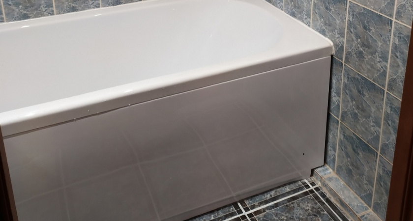 Россияне массово отправляют ванные коврики на свалку: вот что пришло им на замену