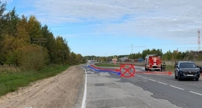 В столице Коми “Киа” перевернулась после столкновения с разворачивающимся “Джили”