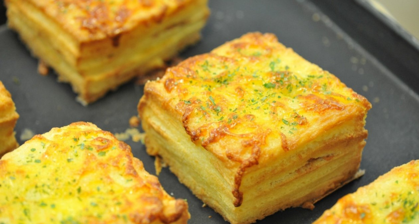 Опытные хозяйки творог скупают килограммами: готовят вкуснятину на завтрак — превосходит банальные сырники и запеканку