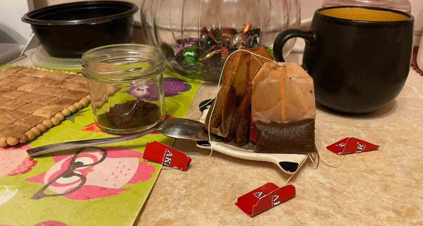 Заварку не выбрасываю, а бережно храню: пользуюсь проверенными лайфхаками — и для красоты, и в хозяйстве