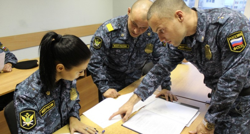 В Коми приставы нашли владельца паспорта из другого региона с помощью хитрости с рублем