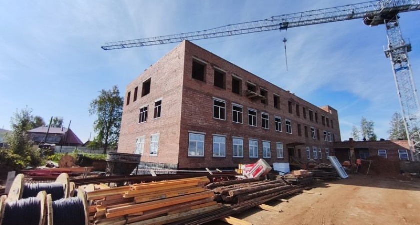 В Коми возводят современную поликлинику