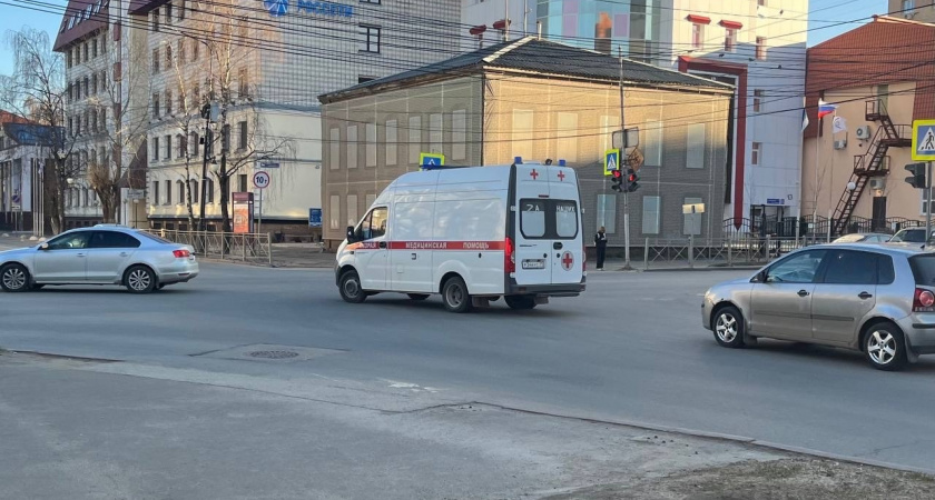 Житель Коми спускался из окна по простыням и сломал ноги