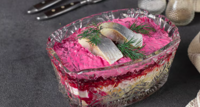Салат «Царская шуба»: вместо селедки особый ингредиент — в 100 раз вкуснее обычной