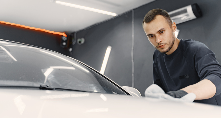 5 капель на 1 л воды - и лобовое внутри изнутри не потеет, с наружи чистое как слеза: дедовский метод