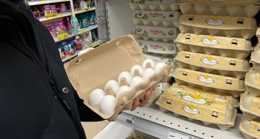 Хитрые продавцы выбирают яйца домой только так: запоминайте 2 лайфхака
