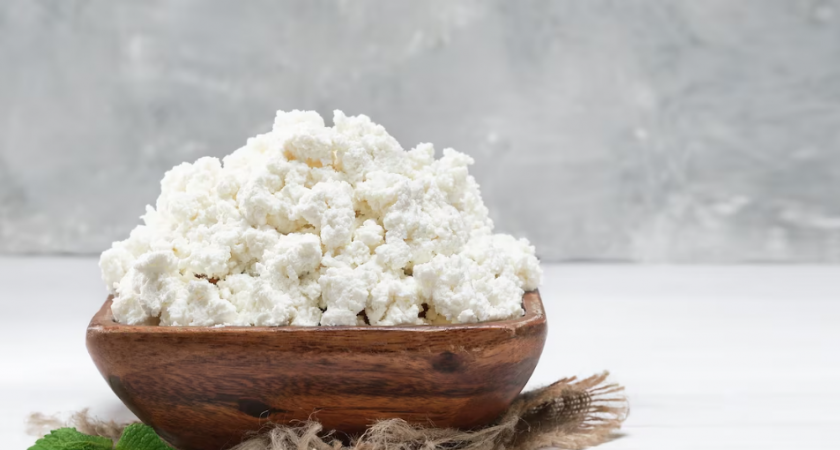 Мясная жижа вместо белка: Роскачество огласили марки творога, которые попали в черный список