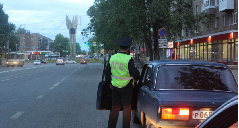 Зачем инспектор ГАИ спрашивает "куда едете"? Вот как следует ответить