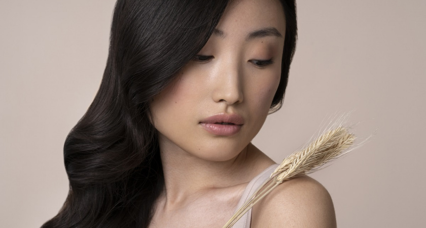 Знакомая кореянка открыла мне свой секрет густых волос: нужны соль и вода - волосы стали сиять, как из дорогущего салона