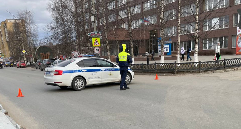 Вас остановили, но к машине не идут? Это не случайность - автоюрист объяснил, что делать в таких ситуациях