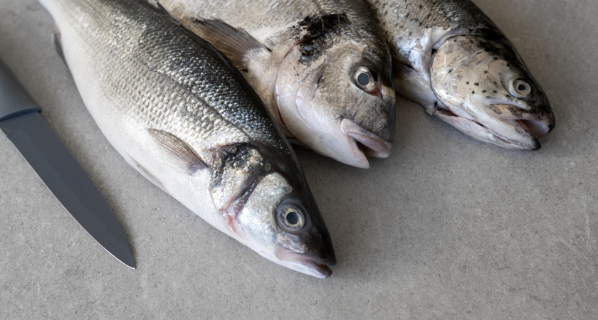 Любую рыбу чищу руками, без ножа и кипятка: кухня всегда остается чистой - испанский метод, который реально работает
