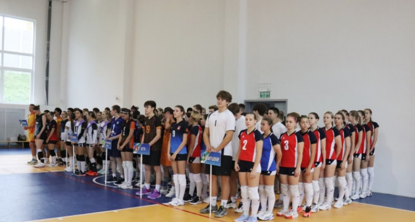 В столице Коми стартовало первенство республики по волейболу среди молодёжи
