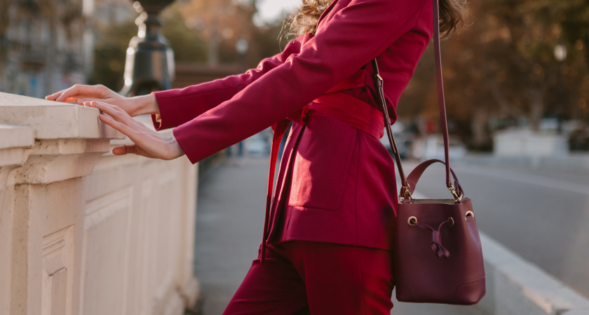 Фермуары, кисеты и ридикюли 30-х годов — самый изысканный микро-тренд осени 2025